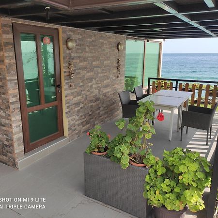 Hemingway Rooms In Happy Beach Várna Kültér fotó