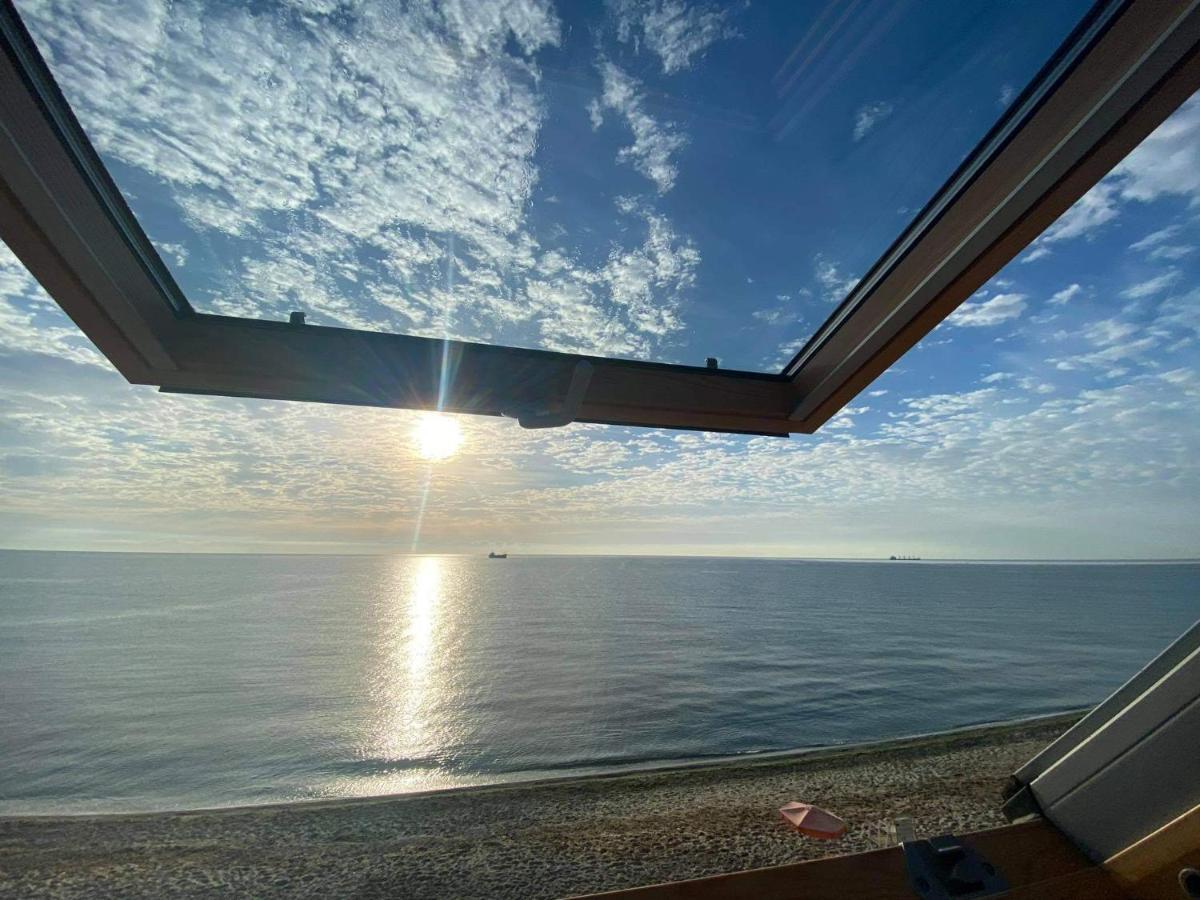 Hemingway Rooms In Happy Beach Várna Kültér fotó