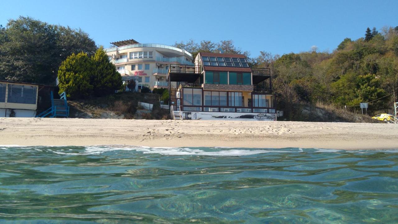 Hemingway Rooms In Happy Beach Várna Kültér fotó