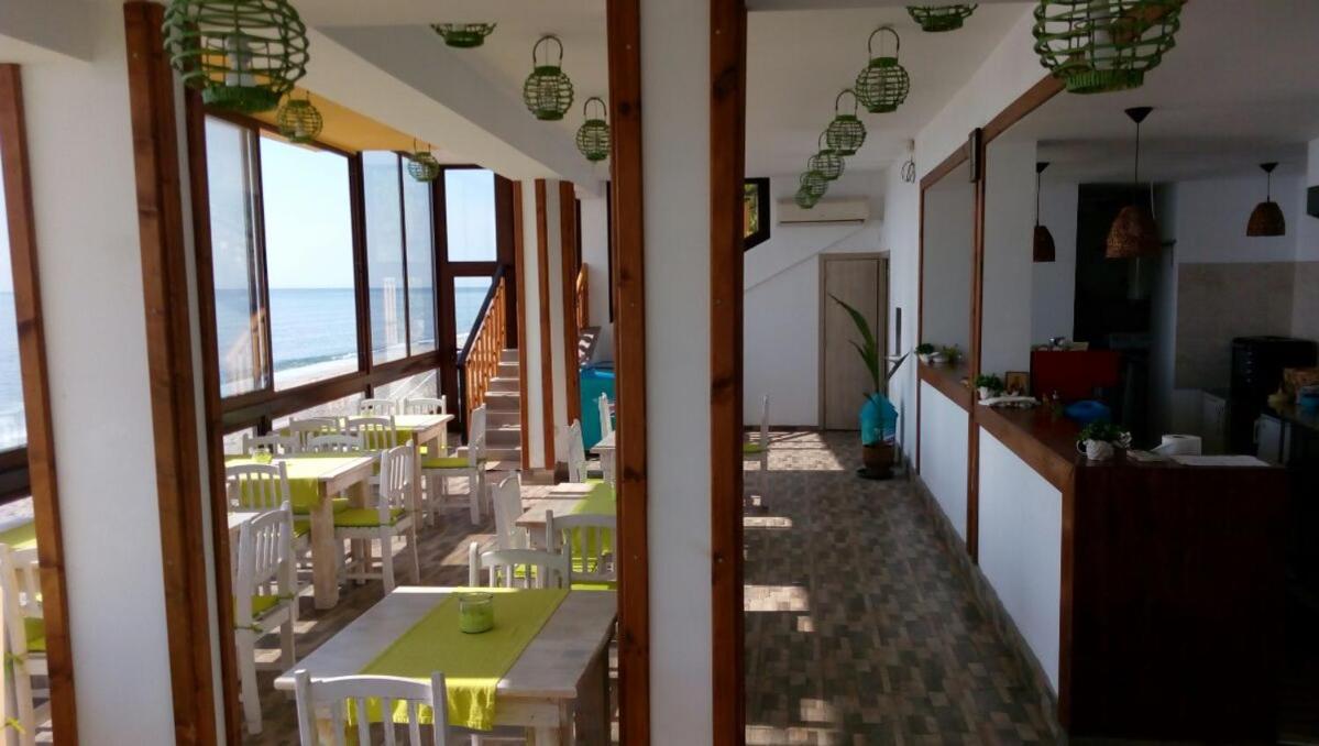 Hemingway Rooms In Happy Beach Várna Kültér fotó