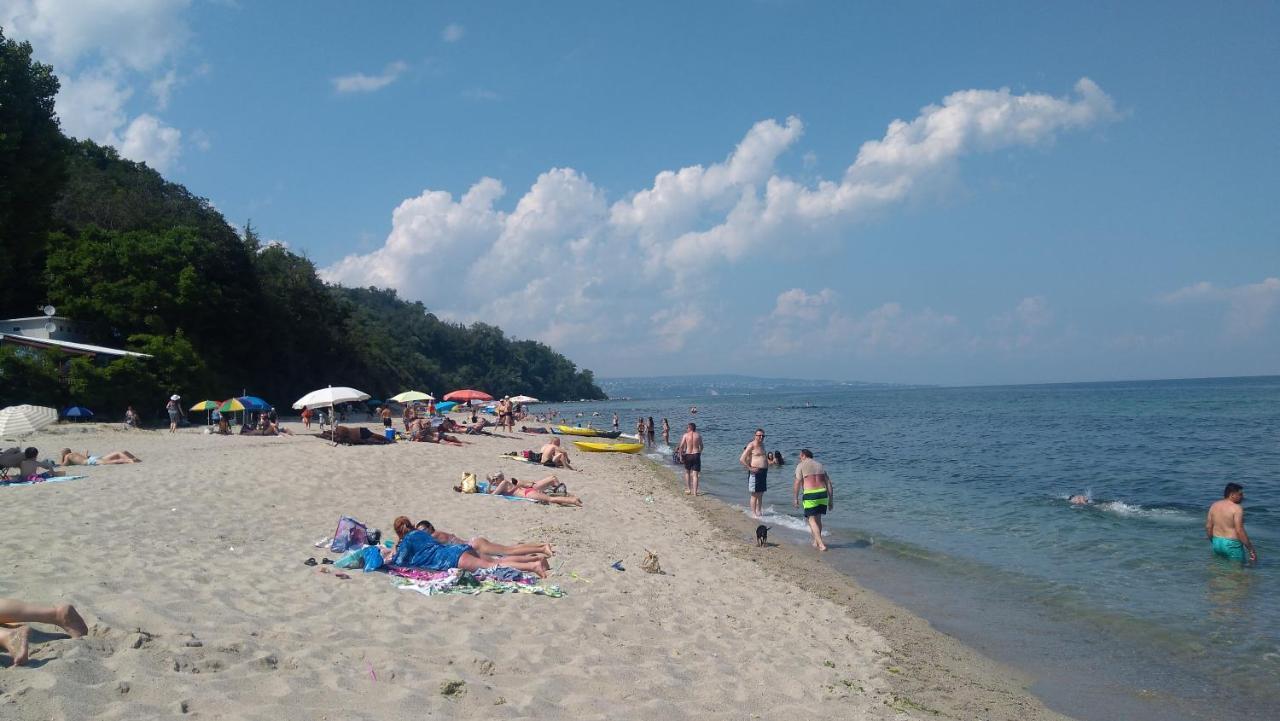 Hemingway Rooms In Happy Beach Várna Kültér fotó