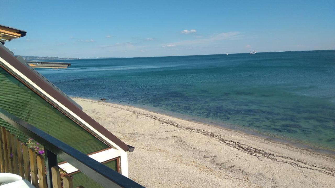 Hemingway Rooms In Happy Beach Várna Kültér fotó