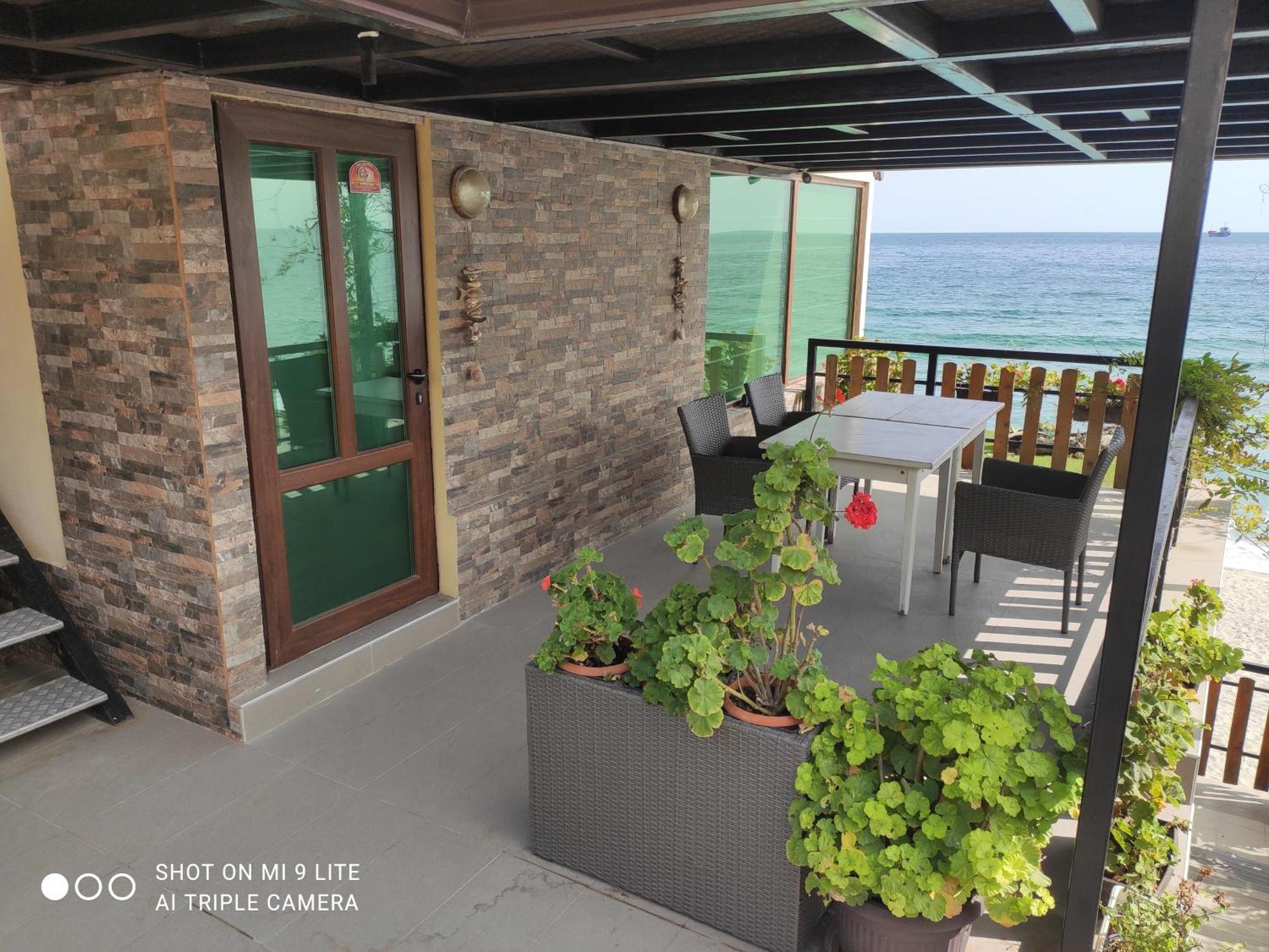 Hemingway Rooms In Happy Beach Várna Kültér fotó
