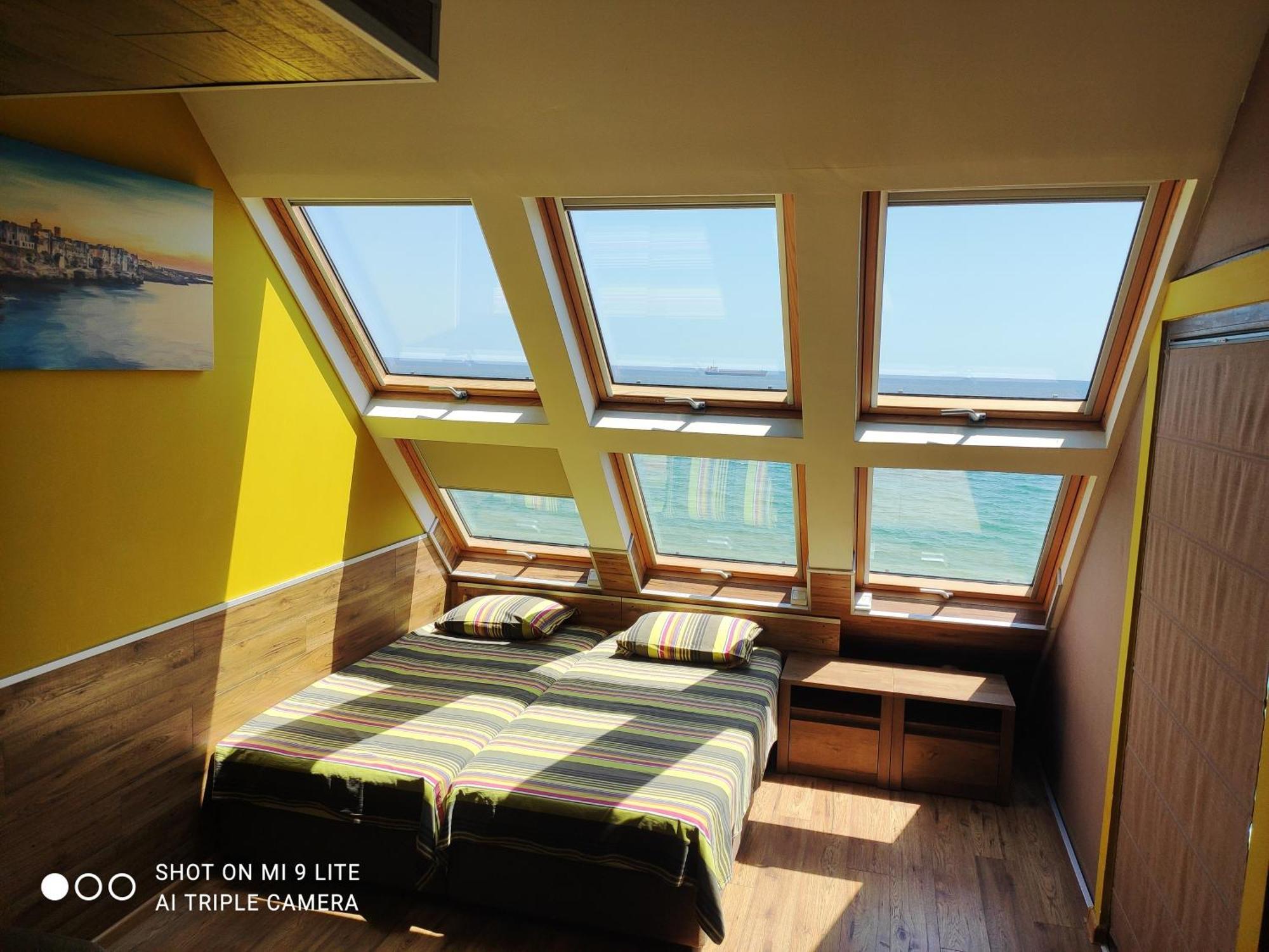 Hemingway Rooms In Happy Beach Várna Kültér fotó
