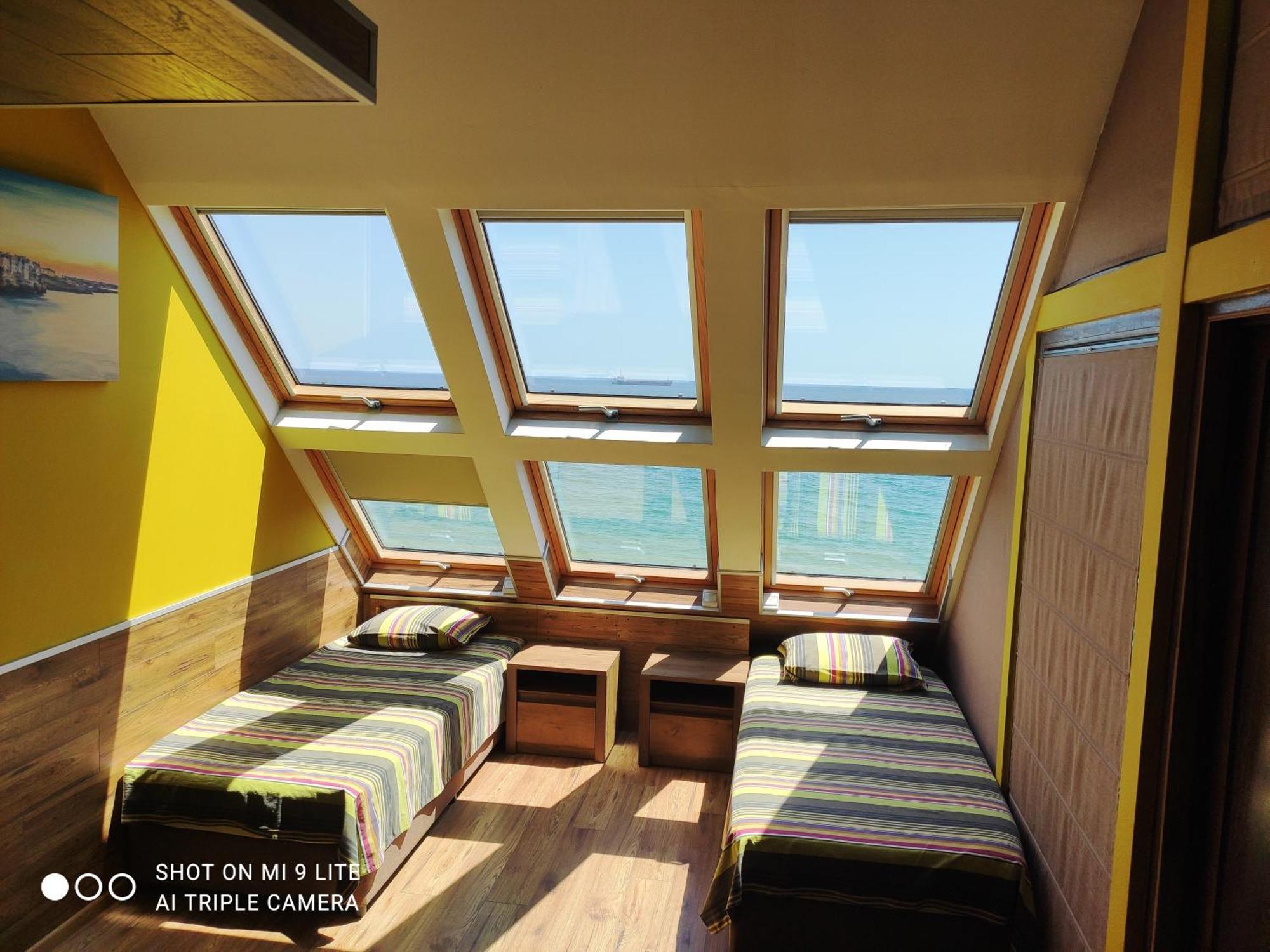 Hemingway Rooms In Happy Beach Várna Kültér fotó