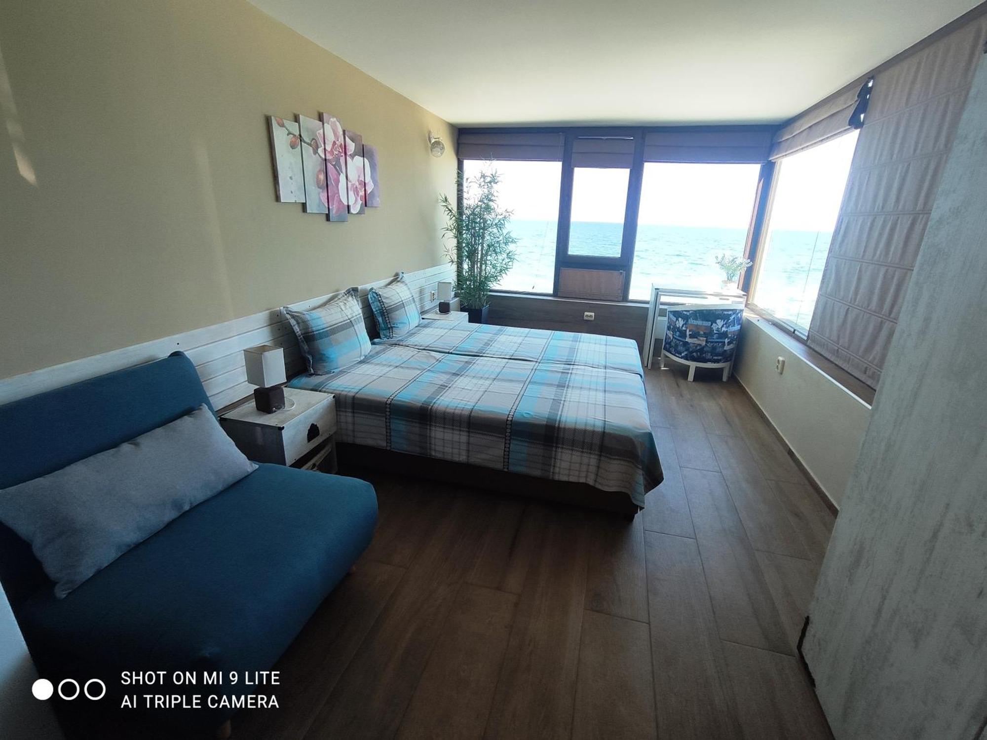Hemingway Rooms In Happy Beach Várna Kültér fotó